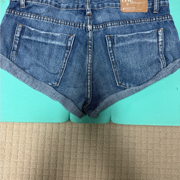 Jean shorts size 28 - Picture 2 of 3